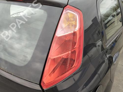 Used Right taillight FIAT GRANDE PUNTO (199_) 1.3 D Multijet (75 hp) 32854620
