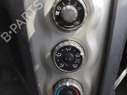 Used Climate control TOYOTA YARIS (_P9_) 1.3 VVT-i (SCP90_, SCP90R) (87 hp) 27042415