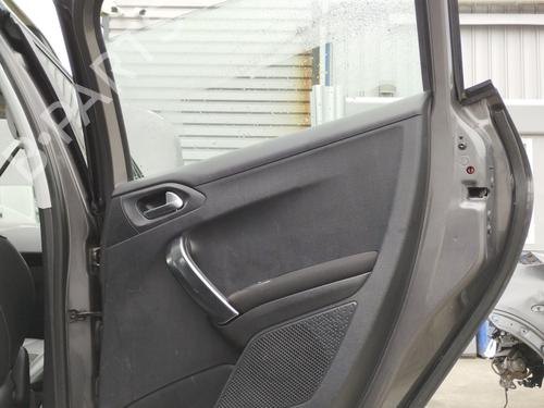 Høyre bak invendig håndtak PEUGEOT 2008 I (CU_) 1.2 THP 110 / PureTech 110 (110 hp) 31036778