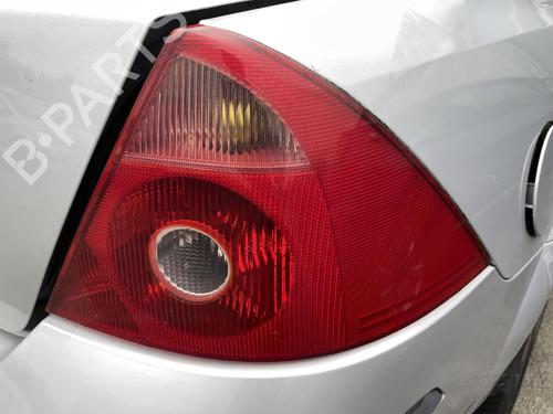 Used Right taillight FORD MONDEO III Saloon (B4Y) 1.8 16V (110 hp) 27081527
