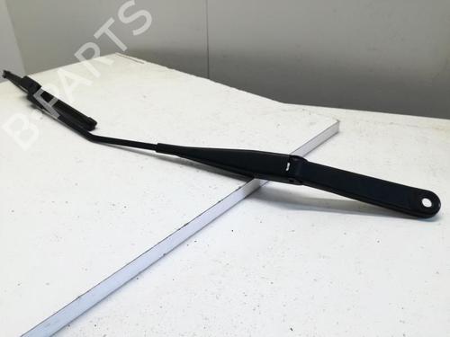 Used Front windshield wiper arm FORD FIESTA VI (CB1, CCN) 1.4 TDCi (70 hp) 27056609