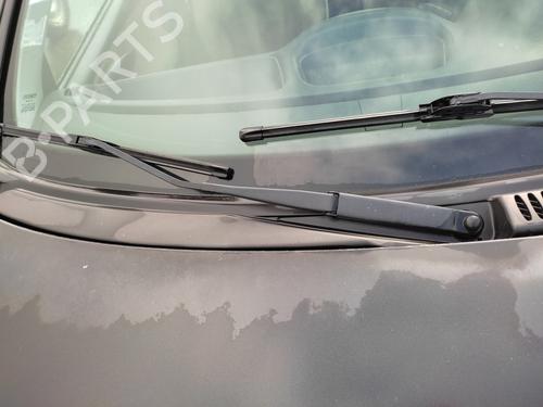Used Front windshield wiper arm FIAT PUNTO (188_) 1.2 60 (188.030, .050, .130, .150, .230, .250) (60 hp) 27064887