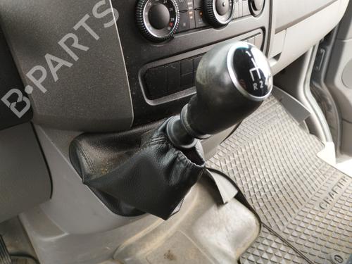 Used Gear lever Gear lever VW CRAFTER 30-50 Van (2E_) 2.0 TDI (142 hp) 32233968 32233968