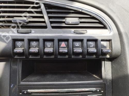 Used Warning switch Warning switch PEUGEOT 3008 I MPV (0U_) 1.6 BlueHDi 120 (120 hp) 27072946 27072946