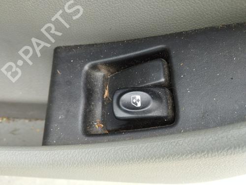 right-front-window-switch-nissan-kubistar-van-x76-2003-29483160 main image