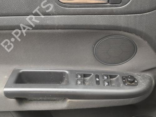 Used Front left interior door handle VW GOLF PLUS V (5M1, 521) 1.9 TDI (105 hp) 27078176
