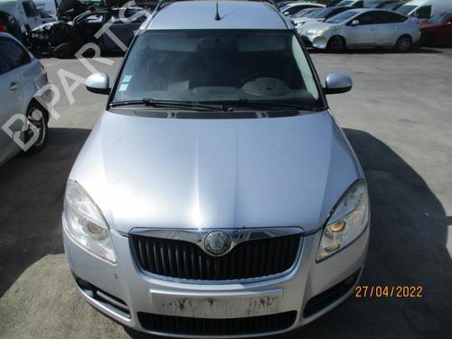 Used Right headlight SKODA ROOMSTER (5J7) 1.9 TDI (105 hp) 27066760