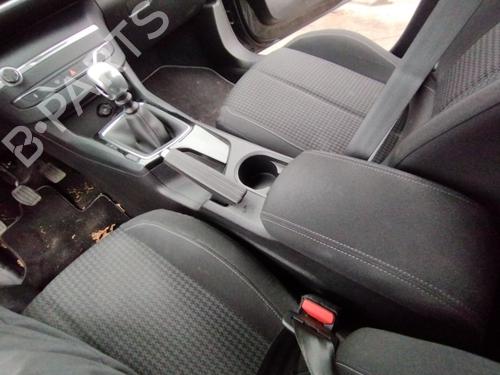 Console central PEUGEOT 308 II (LB_, LP_, LW_, LH_, L3_) 1.5 BlueHDi 130 (131 hp) 30938871