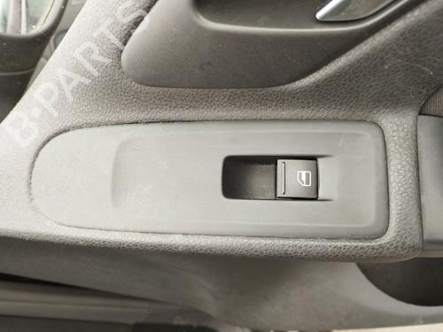 Højre fortil elrude kontakt VW GOLF VI (5K1) 2.0 TDI (110 hp) 31659817