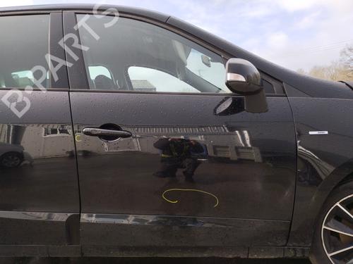 Used Right front door RENAULT SCÉNIC III (JZ0/1_) 1.5 dCi (110 hp) 32183358