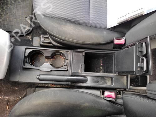 Used Middle console Middle console MAZDA 5 (CR) 1.8 (CR19) (116 hp) 27051460 27051460
