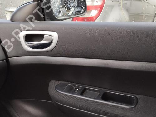 Used Front right interior door handle PEUGEOT 307 Break (3E) 2.0 HDi 135 (136 hp) 27083639