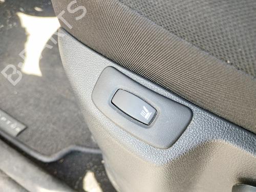 Asiento delantero izquierdo Asiento delantero izquierdo 37675212 37675212