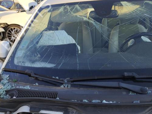 Used Front windshield wiper arm VOLVO C30 (533) 1.6 (100 hp) 27065002