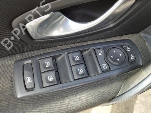 Used Left front window switch Left front window switch RENAULT LAGUNA III (BT0/1) 1.5 dCi (BT00, BT0A, BT0T, BT1J) (110 hp) 33682355 33682355
