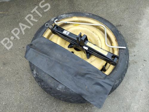 Used Jack Kit Jack Kit TOYOTA YARIS (_P9_) 1.0 VVT-i (KSP90_, KSP90R) (69 hp) 40529832 40529832