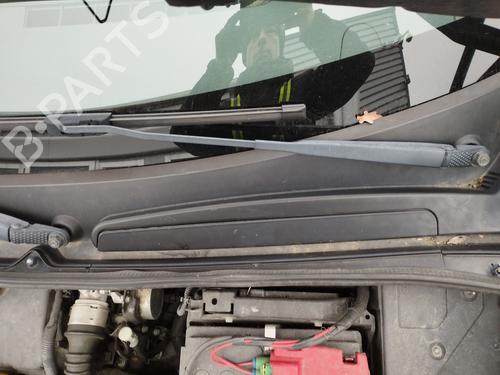 Used Front windshield wiper arm RENAULT KANGOO Express (FW0/1_) 1.5 dCi 90 (FW0G, FW05, FW08, FW11) (90 hp) 31216476
