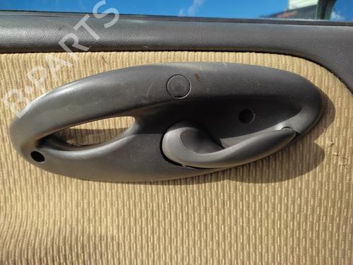 Venstre fortil invendig håndtag FIAT PUNTO (188_) 1.2 60 (188.030, .050, .130, .150, .230, .250) (60 hp) 27084676