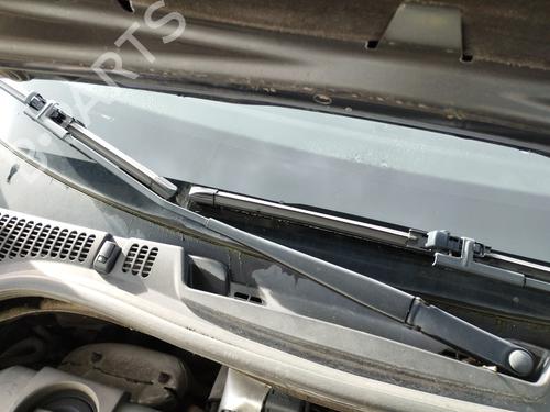 Used Front windshield wiper arm SKODA OCTAVIA II (1Z3) 2.0 TDI RS (170 hp) 31974281