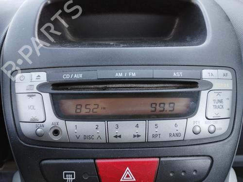 Bilradio Bilradio PEUGEOT 107 (PM_, PN_) 1.0 (68 hp) 33890512 33890512