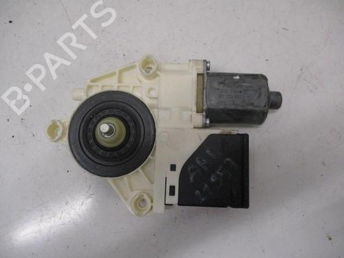 Used Right rear window motor RENAULT MEGANE III Grandtour (KZ0/1) 1.5 dCi (KZ09, KZ0D, KZ1G, KZ29, KZ14, KZ1W, KZ10, KZ1F,... (110 hp) 27055994