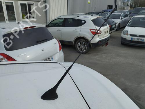 Antena/Base CITROËN C3 II (SC_) 1.2 VTi 82 (82 hp) 31659710