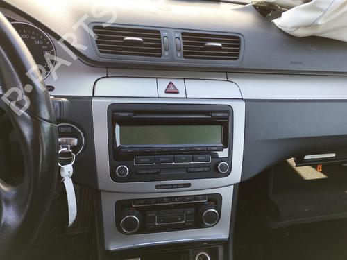 Used Radio Radio VW PASSAT B6 Variant (3C5) 2.0 TDI 16V (140 hp) 27066061 27066061