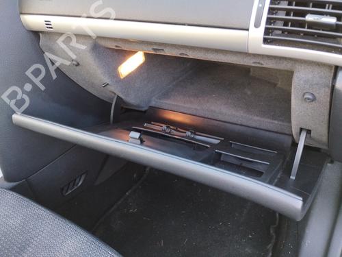 Used Glove box Glove box PEUGEOT 407 (6D_) 2.0 HDi 135 (6DRHRH, 6DRHRE, 6DRHRG, 6DRHRJ) (136 hp) 31967108 31967108
