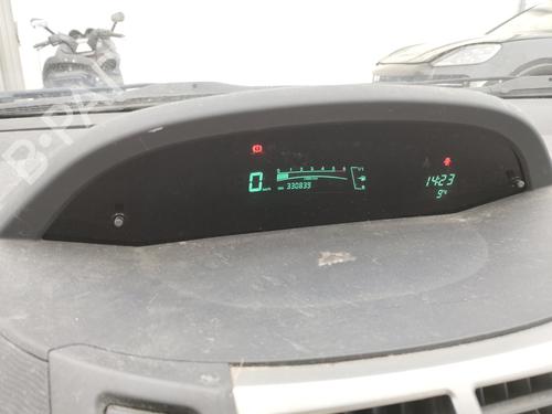 Quadrante TOYOTA YARIS (_P9_) 1.4 D-4D (NLP90_, NLP90R) (90 hp) 32135421