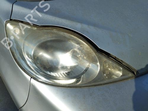 Used Right headlight PEUGEOT 107 (PM_, PN_) 1.0 (68 hp) 27045136