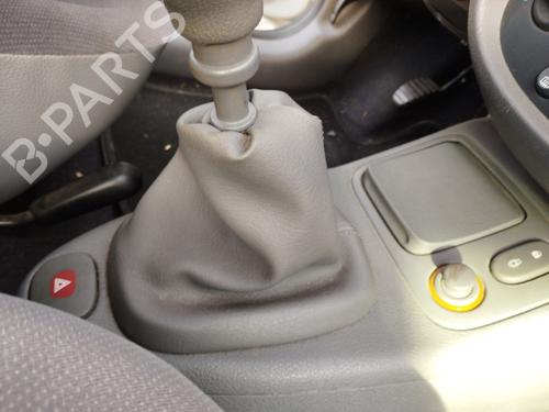 Used Shift knob Shift knob RENAULT CLIO II (BB_, CB_) 1.2 (BB0A, BB0F, BB10, BB1K, BB28, BB2D, BB2H, CB0A,... (58 hp) 30903668 30903668
