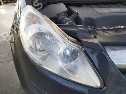 Phare droit OPEL CORSA D (S07) 1.3 CDTI (L08, L68) (90 hp) 31815254