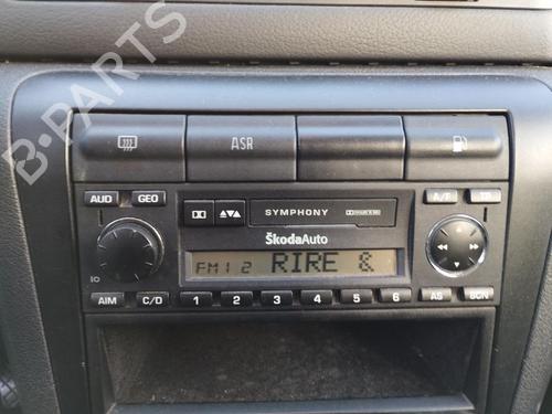 Used Radio SKODA OCTAVIA I (1U2) 1.9 TDI (90 hp) 27044812
