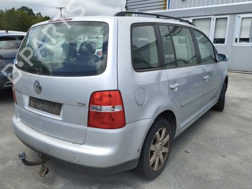 Left taillight VW TOURAN (1T1, 1T2) 1.9 TDI | BP27063532C34 