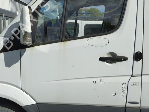 Used Front left exterior door handle Front left exterior door handle MERCEDES-BENZ SPRINTER 3,5-t Van (B906) 316 NGT (906.633, 906.635) (156 hp) 27040934 27040934