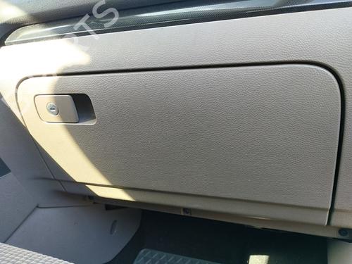 Hanskerom VW GOLF VI (5K1) 1.4 (80 hp) 32784213