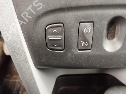 Fensterheberschalter links vorne für DACIA SANDERO II 1.2 (75 hp) 28730630