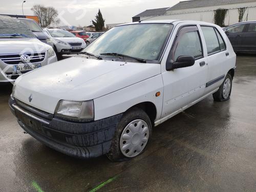 Used Left front indicator Left front indicator RENAULT CLIO I (B/C57_, 5/357_) 1.9 D (B/C/S576, B/C/S57L) (64 hp) 32120022 32120022