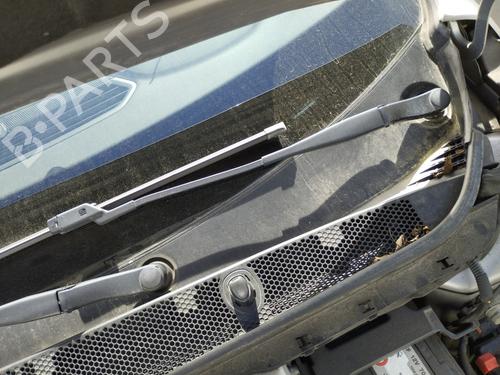 Used Front windshield wiper arm Front windshield wiper arm PEUGEOT 308 II (LB_, LP_, LW_, LH_, L3_) 1.2 THP 130 (131 hp) 33858059 33858059