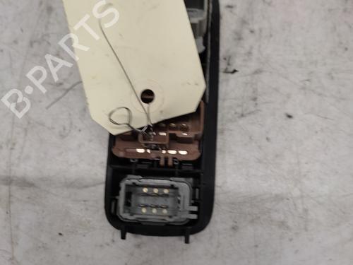 Used Left front window switch Left front window switch RENAULT SCÉNIC II (JM0/1_) [2003-2010] 33544728 33544728