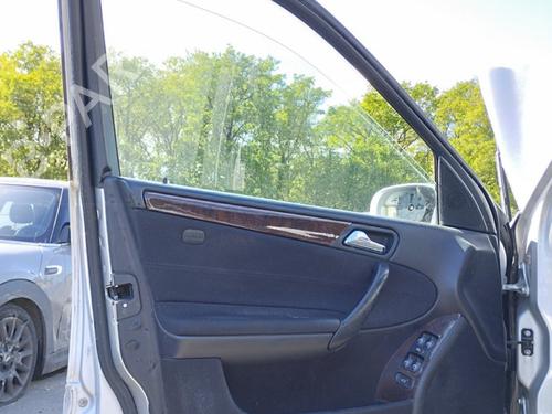 Used Left front door Left front door MERCEDES-BENZ C-CLASS (W203) C 200 CDI (203.007) (122 hp) 36021556 36021556