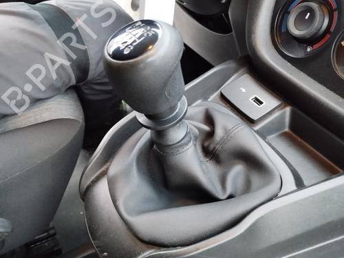 Used Shift knob Shift knob FIAT DOBLO Cargo (263_) 1.6 D Multijet (263WXD1B, 263WXR1B, 263WXX1B, 263ZXD1B,... (105 hp) 31116186 31116186