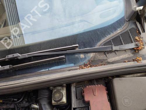 Used Front windshield wiper arm Front windshield wiper arm PEUGEOT 308 SW I (4E_, 4H_) 1.6 HDi (90 hp) 39630588 39630588