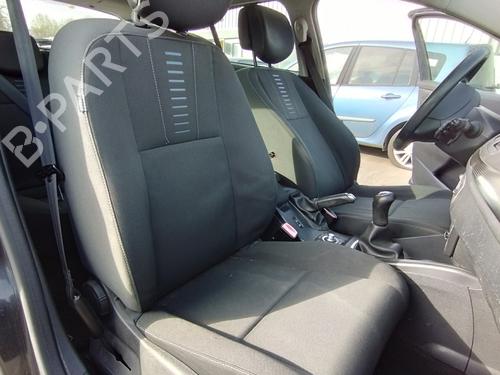 Used Right front seat Right front seat RENAULT MEGANE III Hatchback (BZ0/1_, B3_) 1.5 dCi (BZ0C) (90 hp) 33611889 33611889