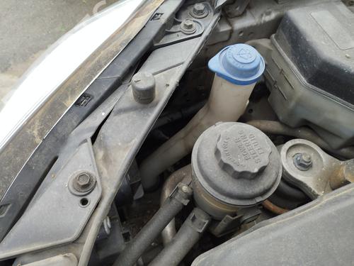 Used Windscreen washer tank KIA RIO II (JB) 1.5 CRDi (110 hp) 31043190