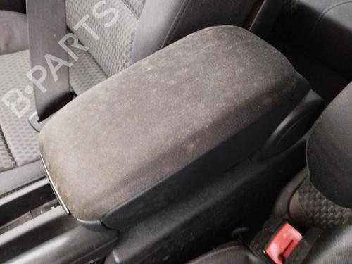 Used Middle console Middle console AUDI A3 Sportback (8PA) 1.9 TDI (105 hp) 30084758 30084758