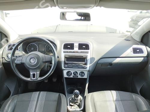 Tableau de bord VW POLO V (6R1, 6C1) 1.2 (70 hp) 28153530