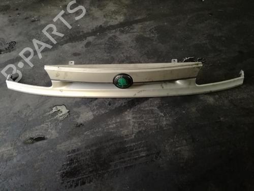Used Grille SKODA FELICIA I (6U1) 1.3 (54 hp) 27086153