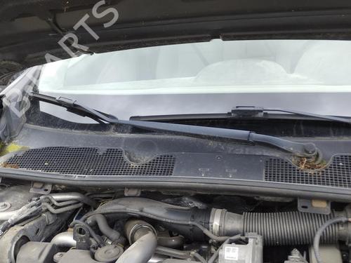 Used Front windshield wiper arm RENAULT MEGANE III Grandtour (KZ0/1) 1.5 dCi (KZ09, KZ0D, KZ1G, KZ29, KZ14, KZ1W, KZ10, KZ1F,... (110 hp) 27082475