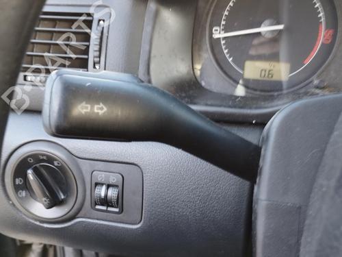 Commutateur SKODA OCTAVIA I (1U2) 1.9 TDI (90 hp) 27044801